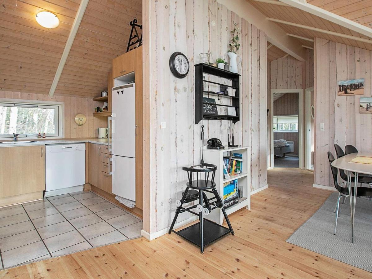 Four-Bedroom Holiday Home In Vaeggerlose 8 Bøtø By Exteriér fotografie