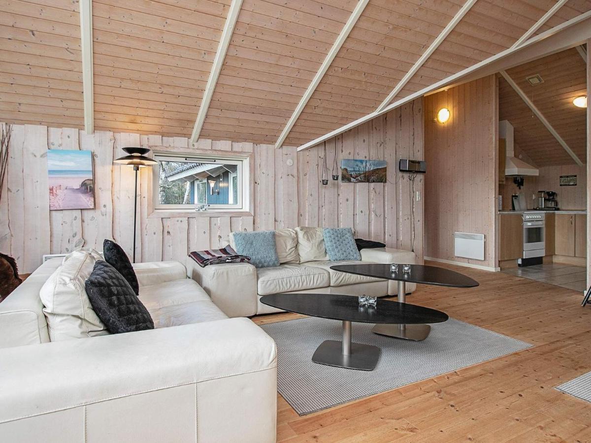 Four-Bedroom Holiday Home In Vaeggerlose 8 Bøtø By Exteriér fotografie