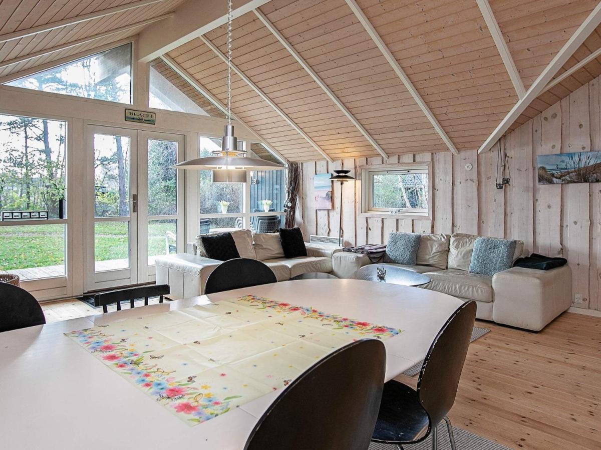 Four-Bedroom Holiday Home In Vaeggerlose 8 Bøtø By Exteriér fotografie
