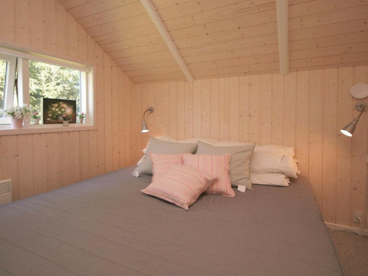 Four-Bedroom Holiday Home In Vaeggerlose 8 Bøtø By Exteriér fotografie